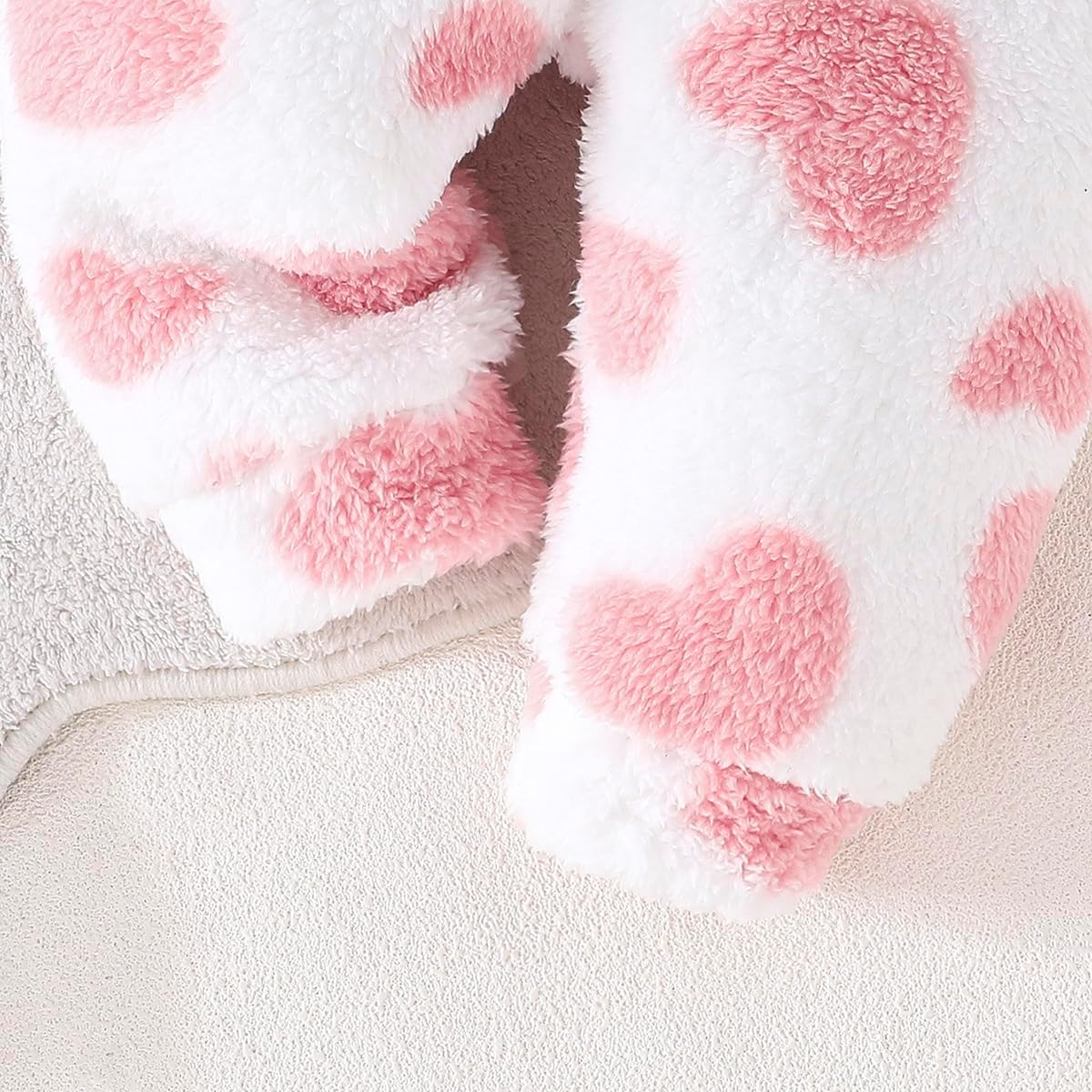 Adorable Heart Print Fleece Tracksuit Set for Toddler Girls