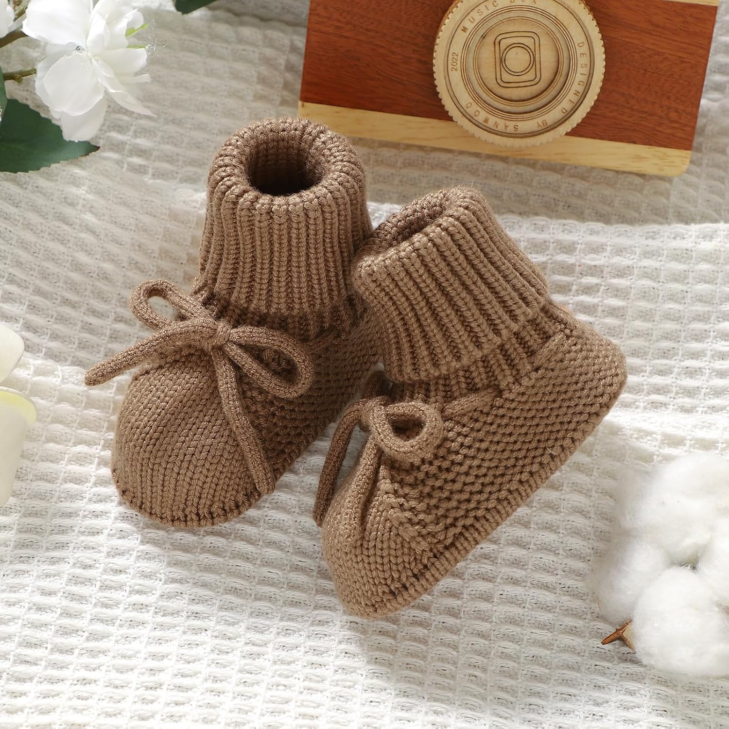 Mimixiong Adjustable Baby Booties - Soft Machine Washable Cozy Socks for Newborns